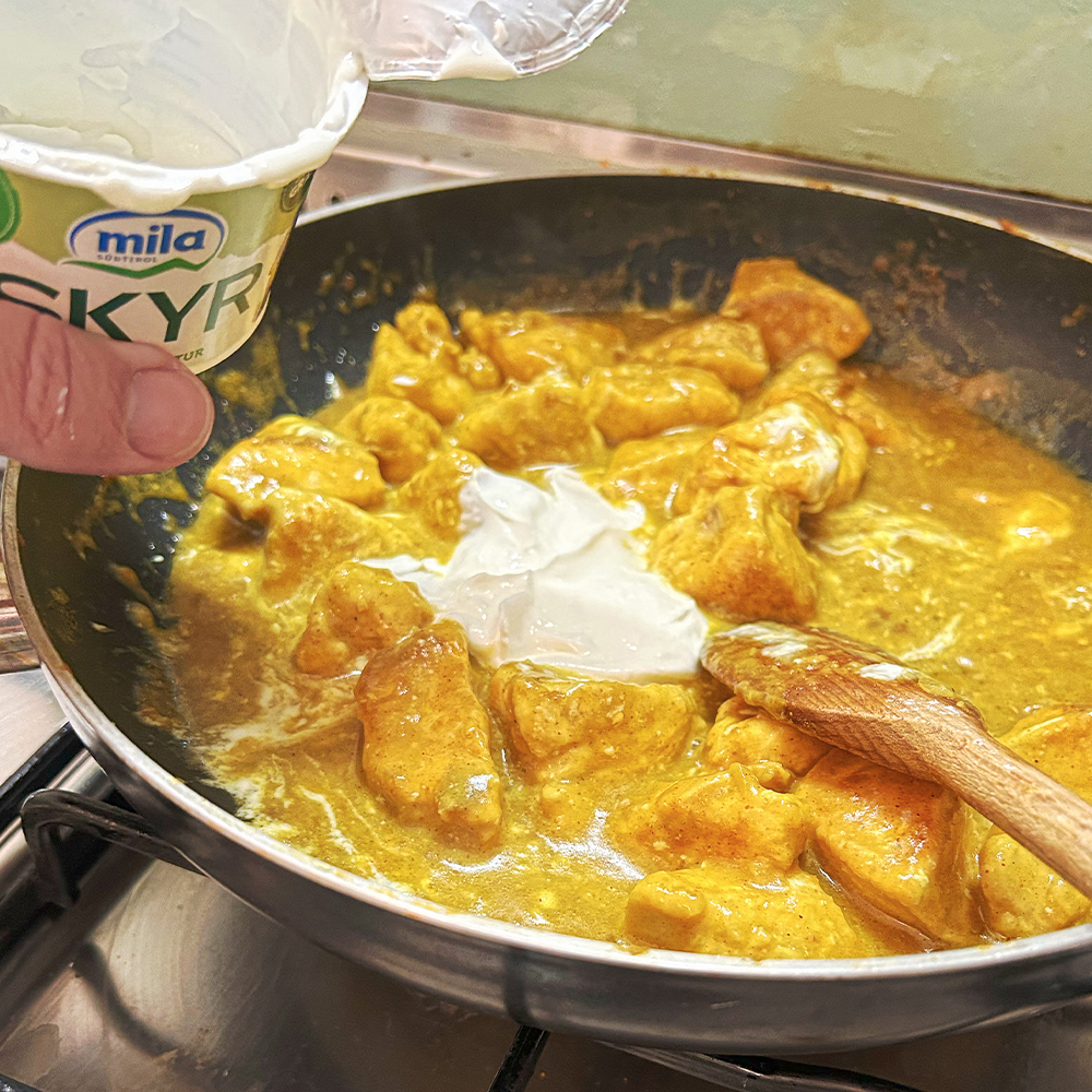 Lo skyr rende più cremoso il pollo al curry