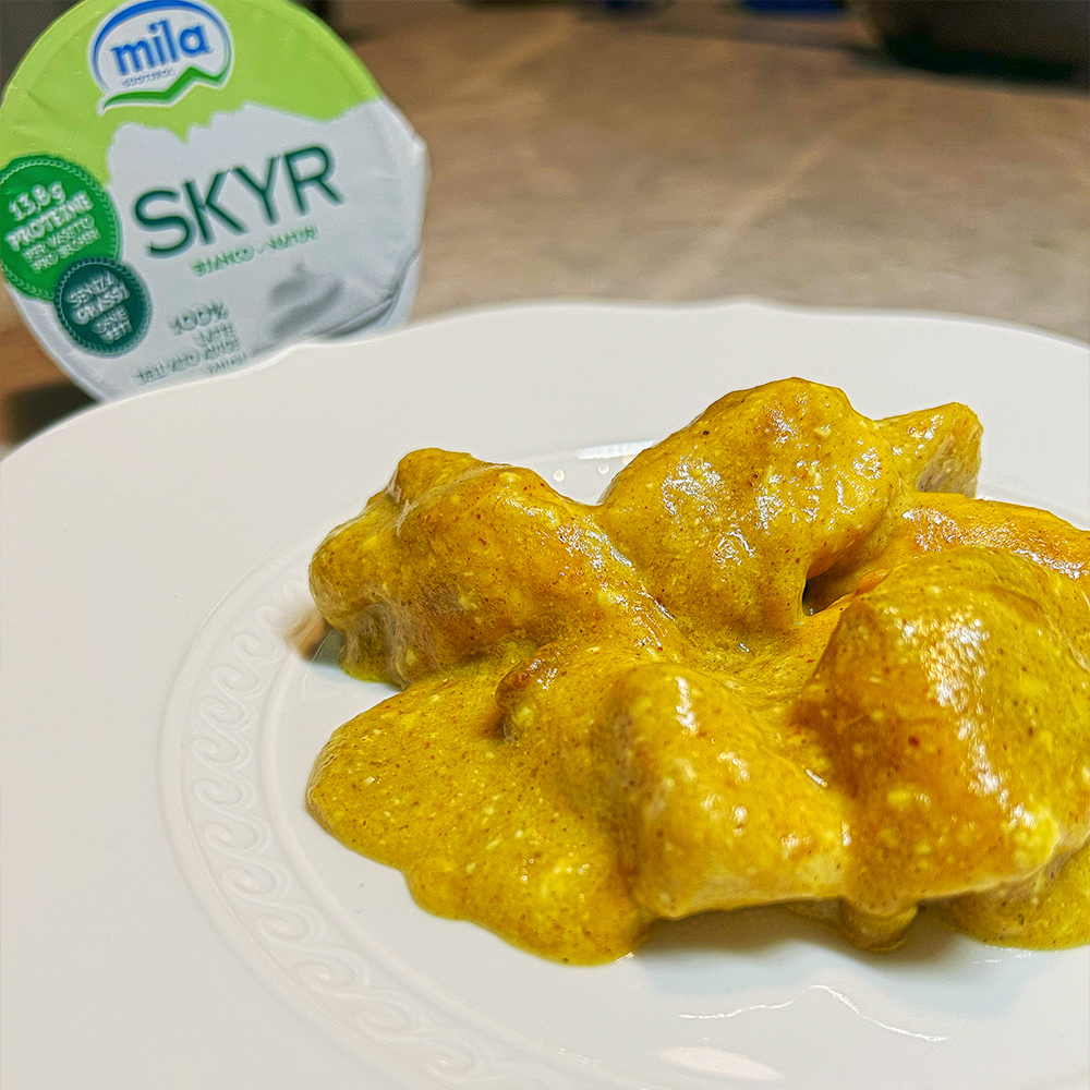 La ricetta del pollo al curry con lo skyr
